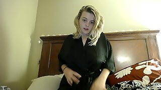 Sexy blondes satin robue joi